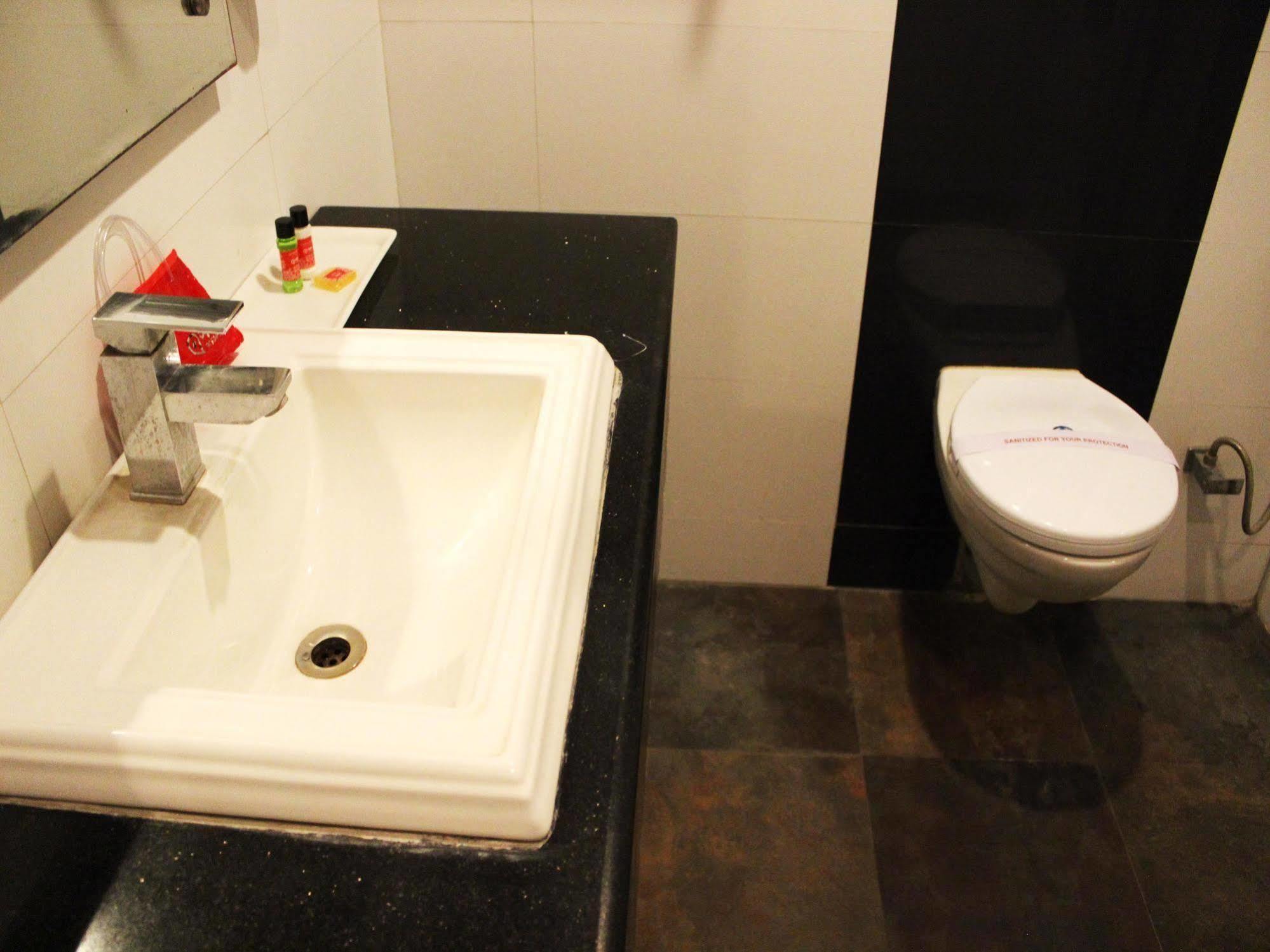 Hotel Siam International Delhi  Ngoại thất bức ảnh