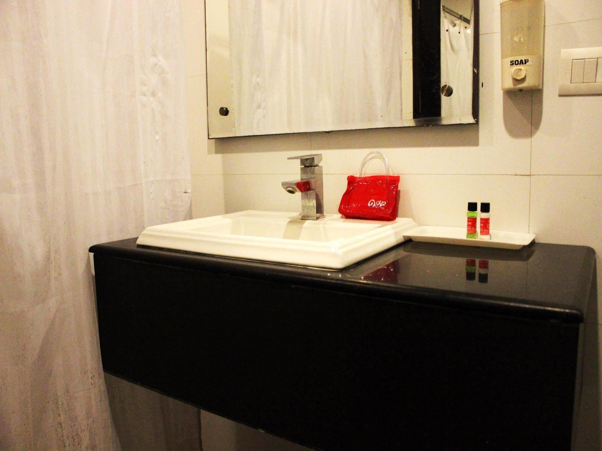 Hotel Siam International Delhi  Ngoại thất bức ảnh